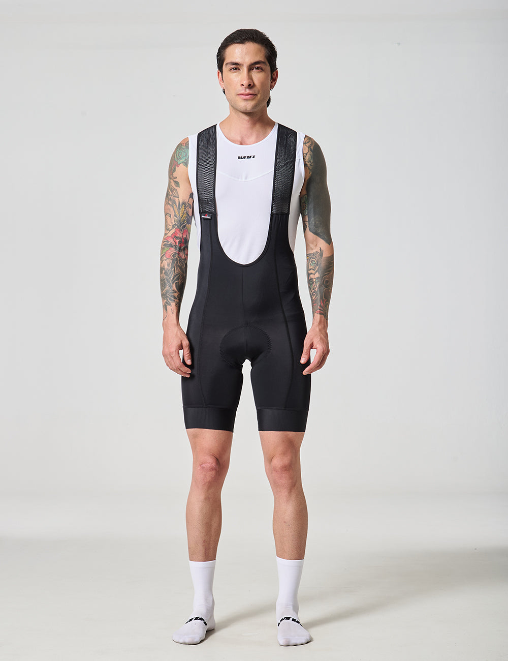 PANTALONETA CLÁSICA CON TIRANTA MASCULINA - NEGRO