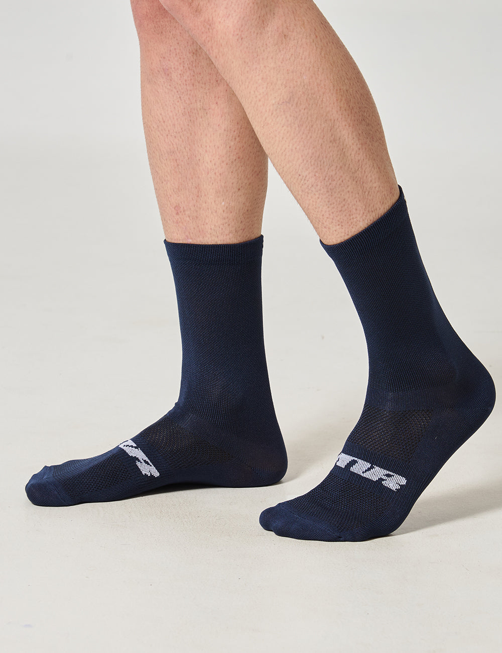 MEDIAS DE CICLISMO UNISEX - AZUL OSCURO
