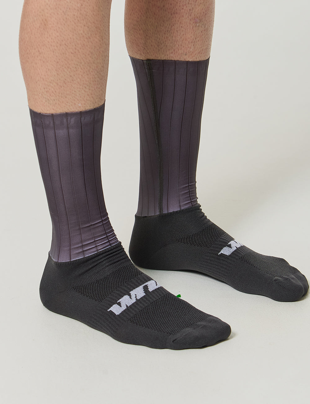 MEDIAS DE CICLISMO AERO UNISEX - GRIS