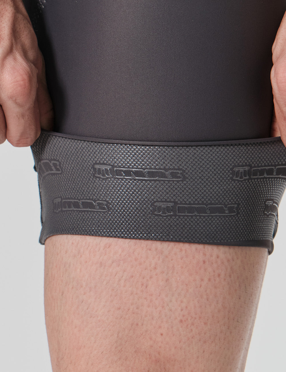 Pantaloneta Hibrid Hombre - Gris